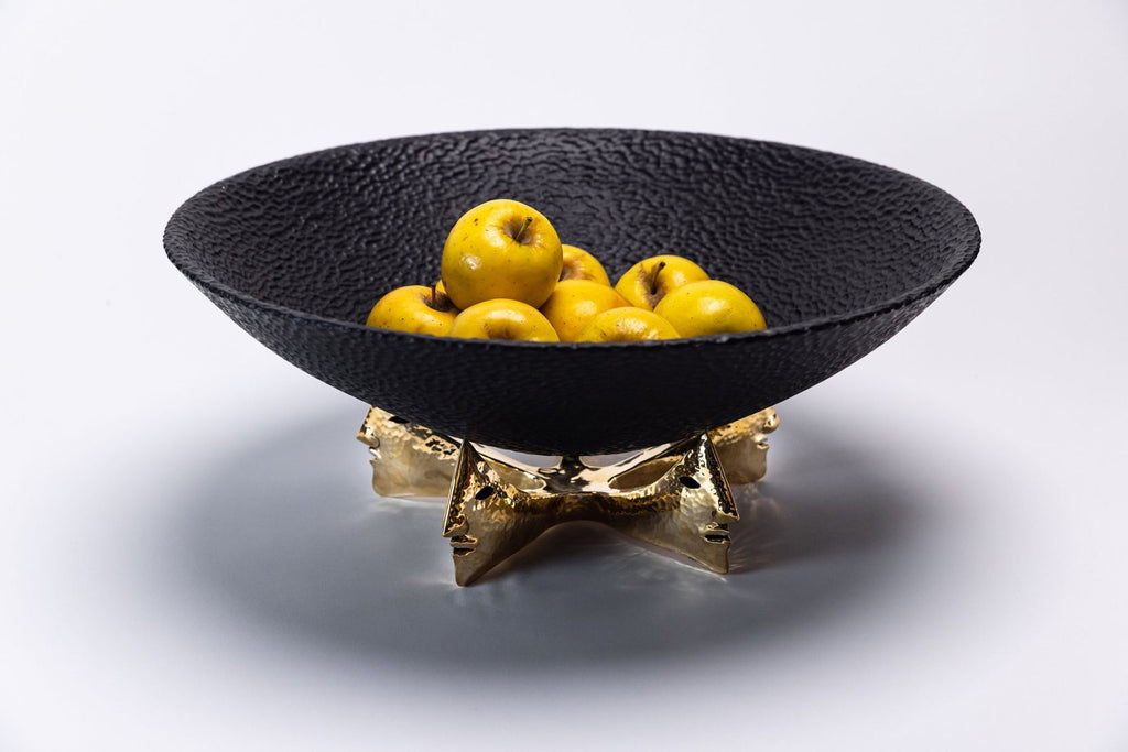 PORCELAIN BOWL ON TUMBAGA STAND