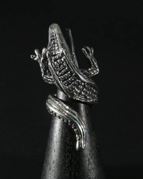 ALIGATOR RING SIZABLE