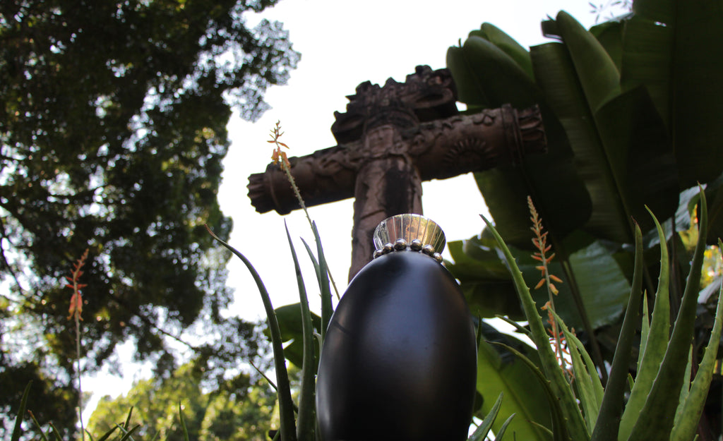 MOON GLOW  BLACK PORCELAIN LOWER VASE