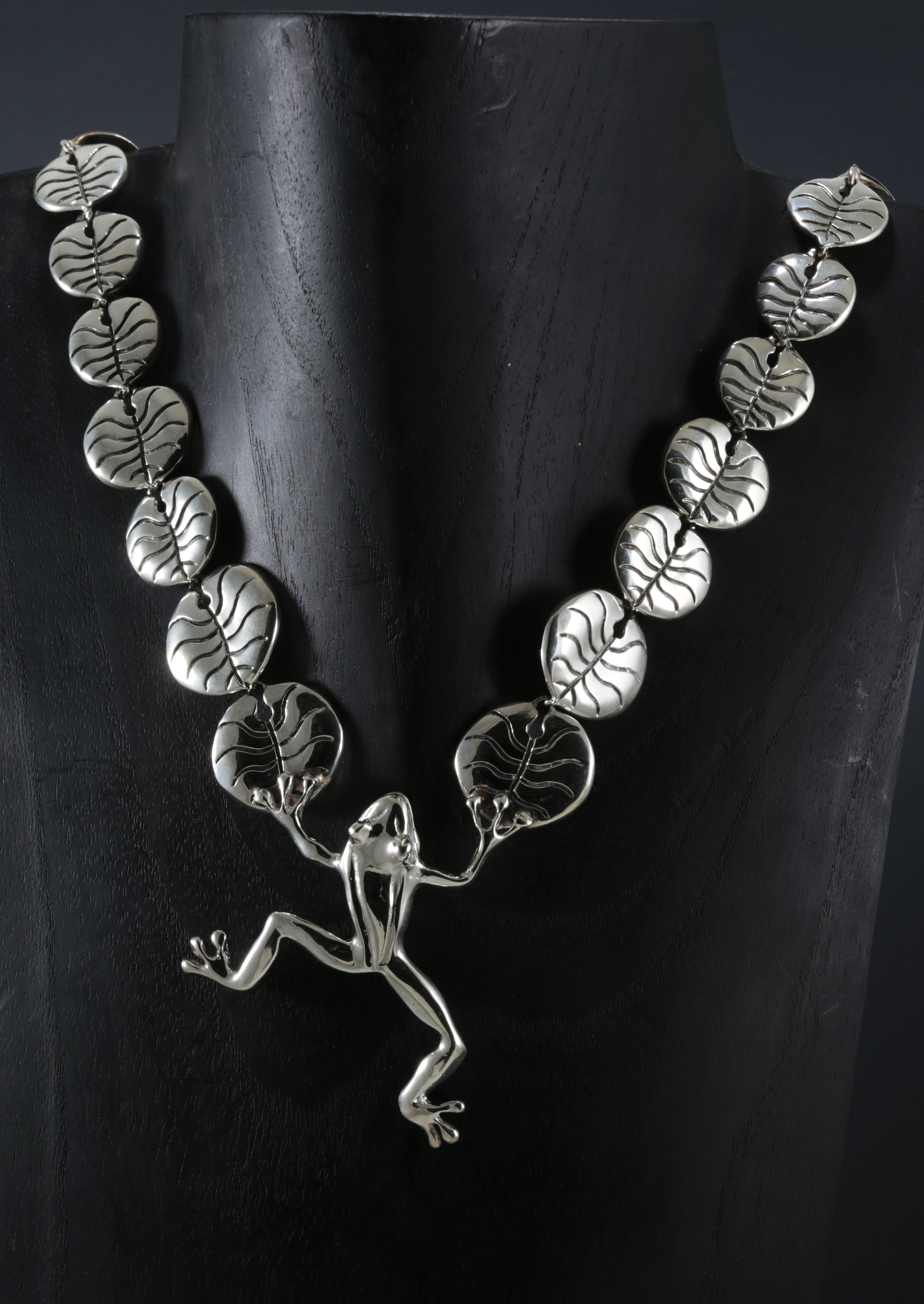 FROG NECKLACE