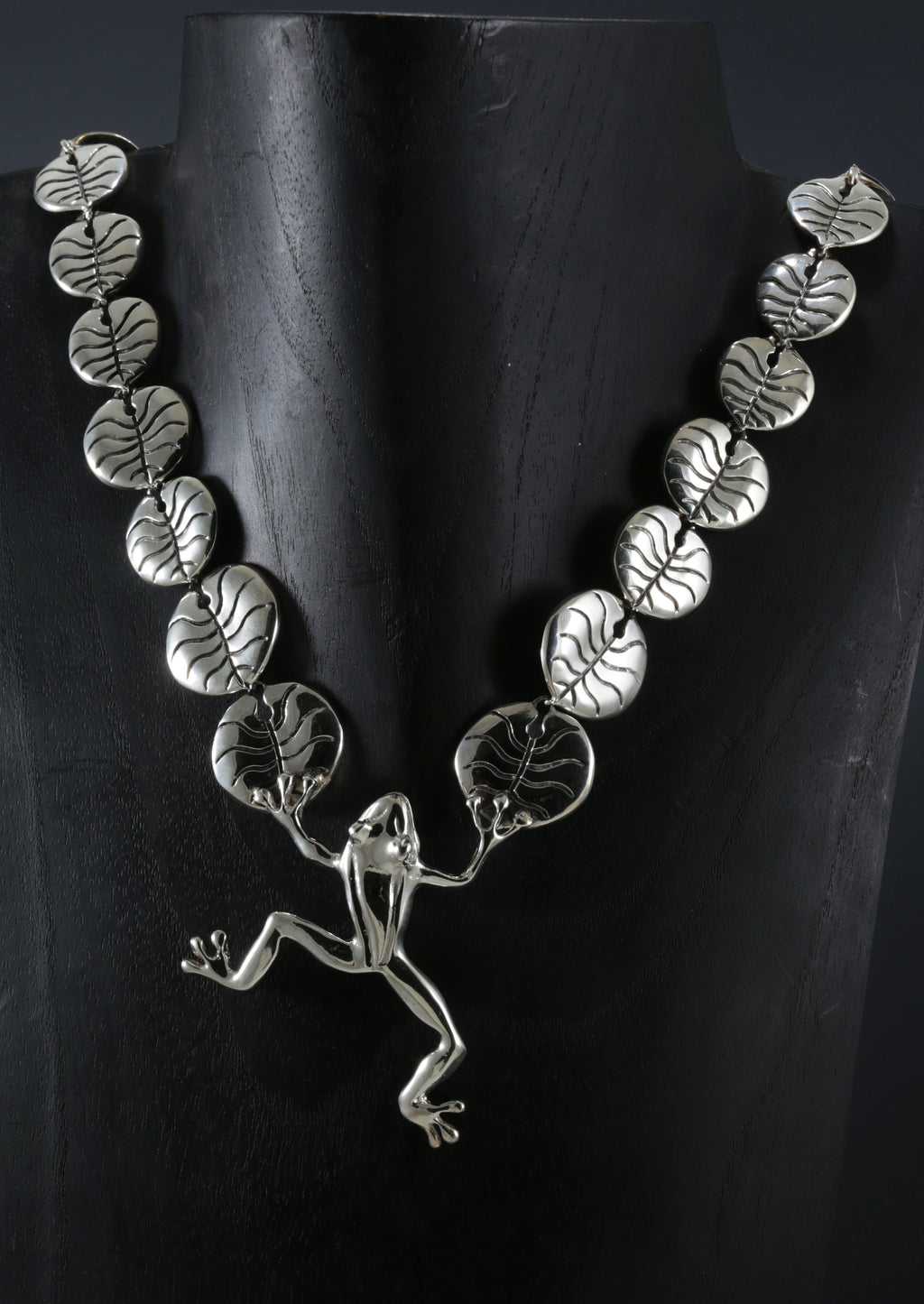FROG NECKLACE