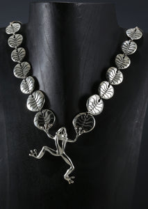 FROG NECKLACE