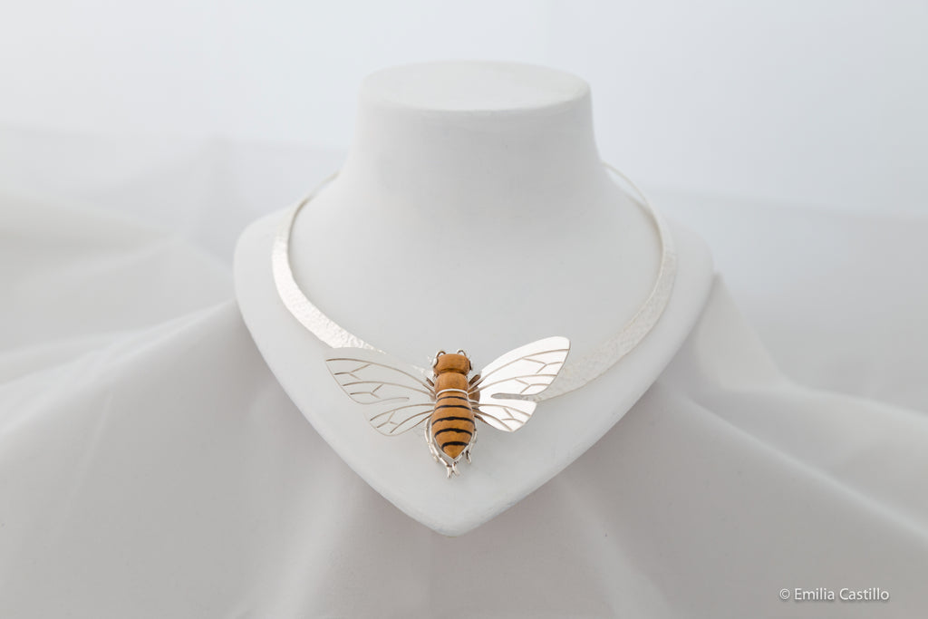 YELLOW JASPER BUMBLEBEE CHOKER.