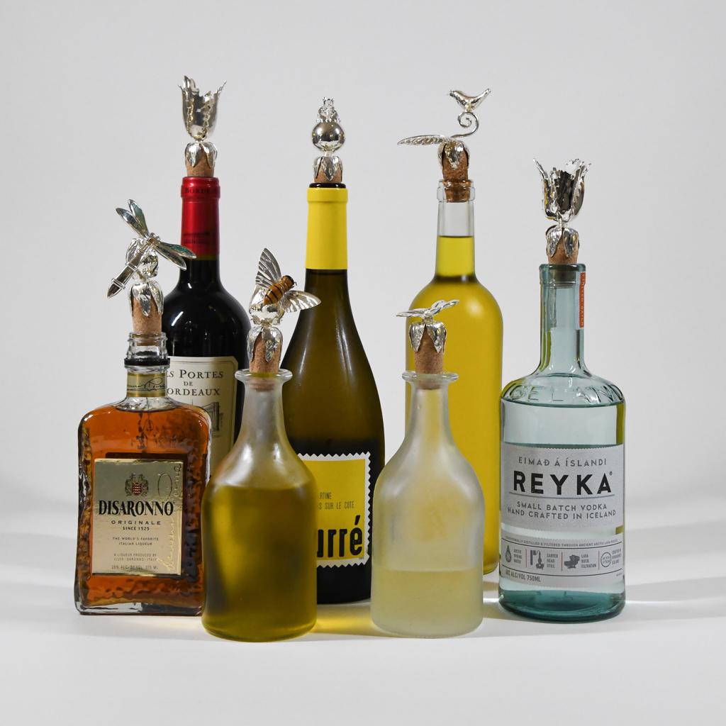 DECORATIVE BOTTLE STOPPERS