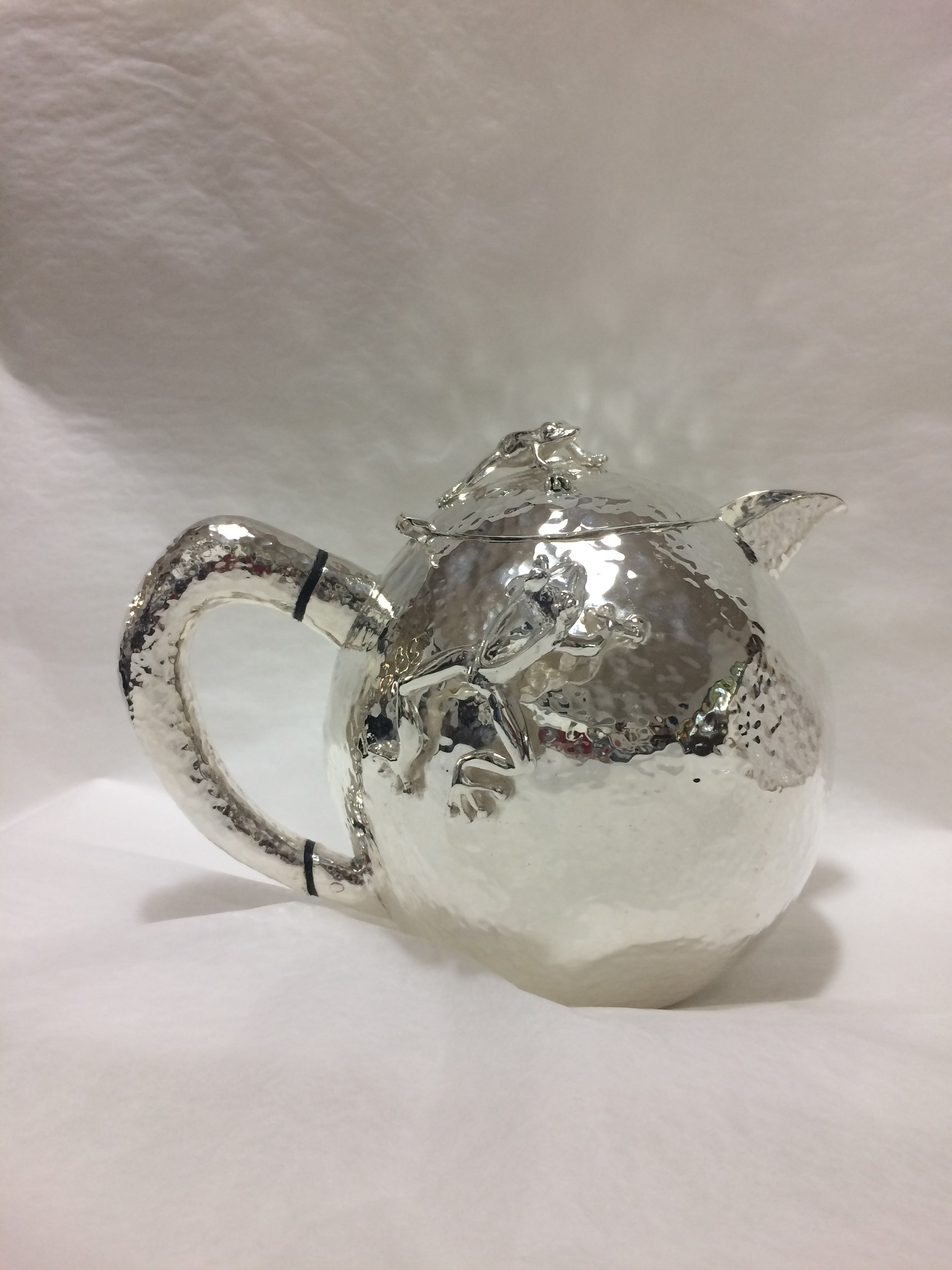 FROGS COFFE POT