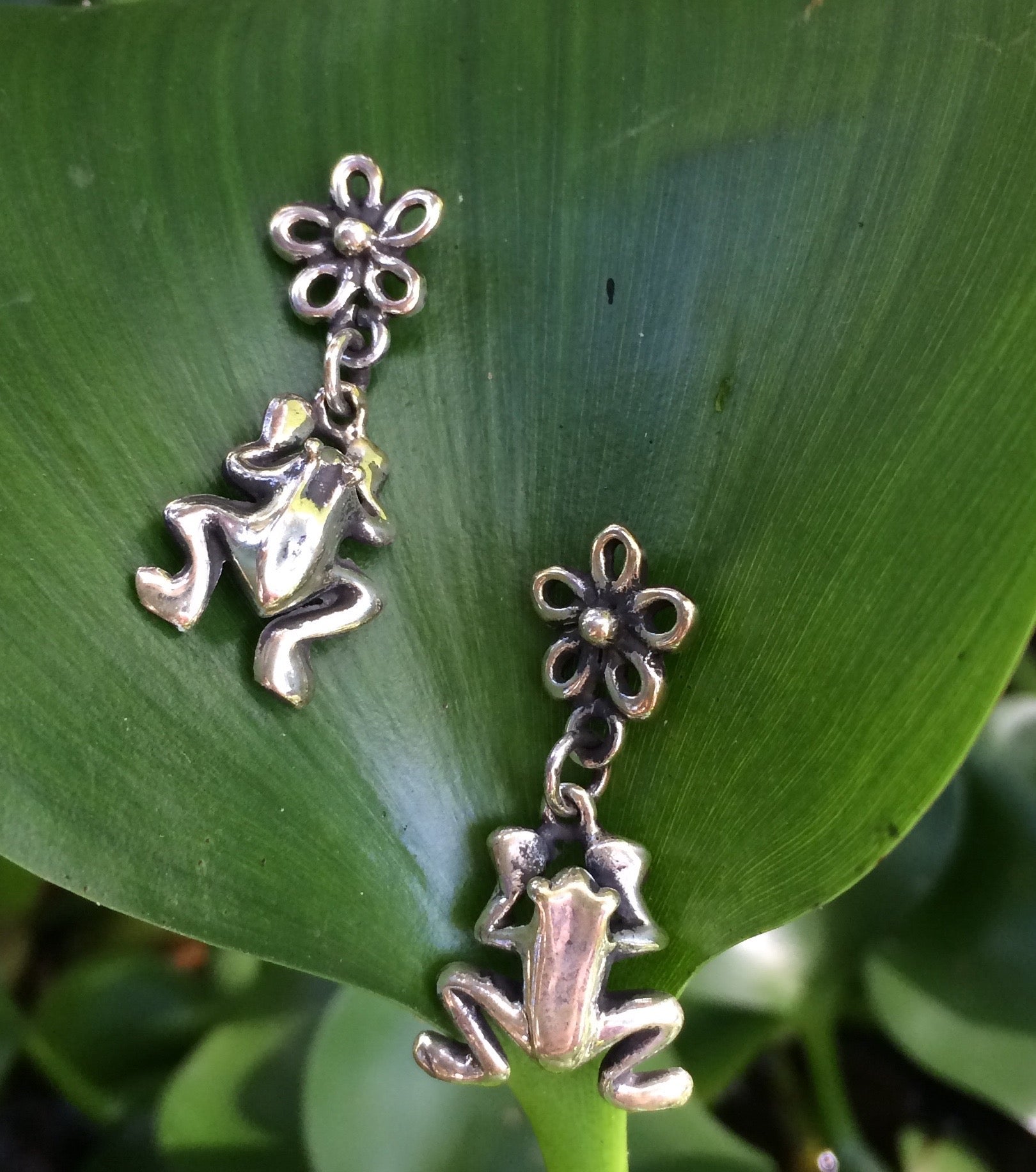 JUMPING FROGS EARRINGS