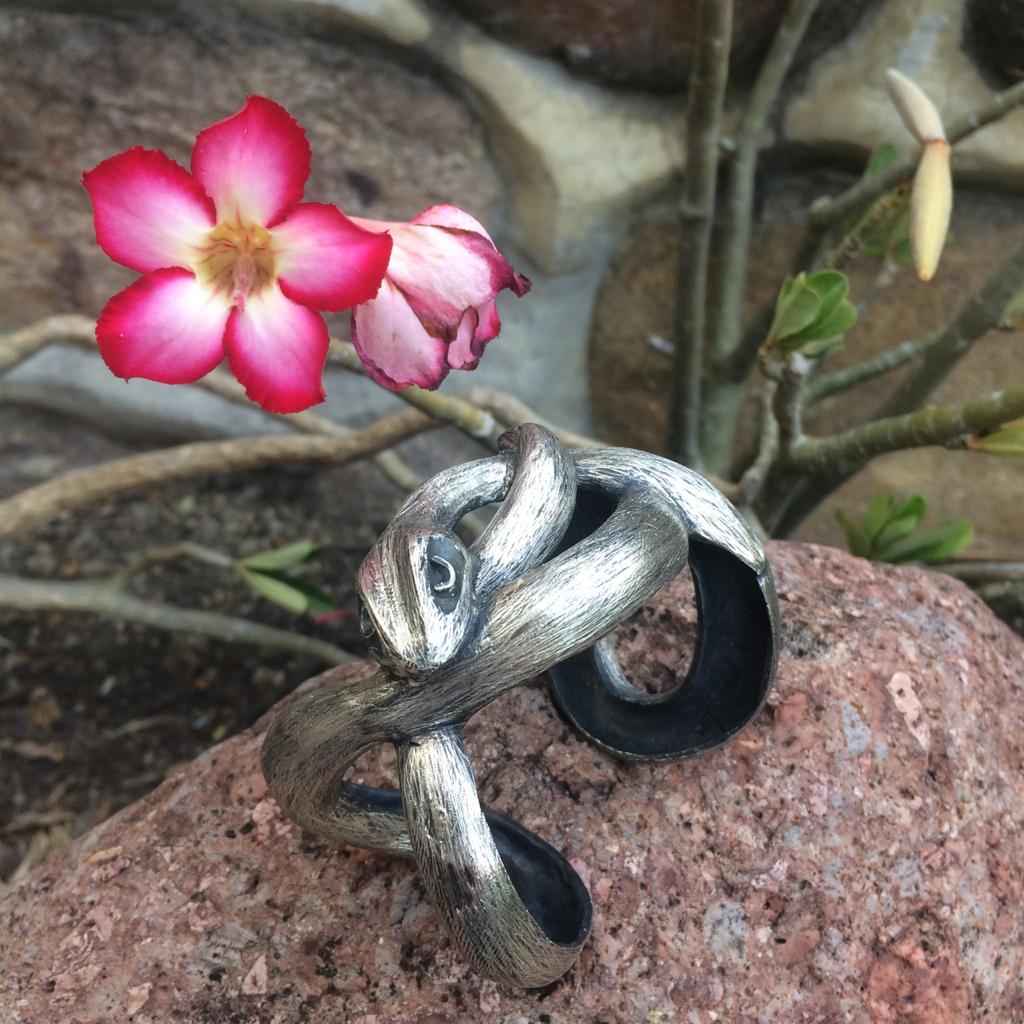 SNAKE CUFF