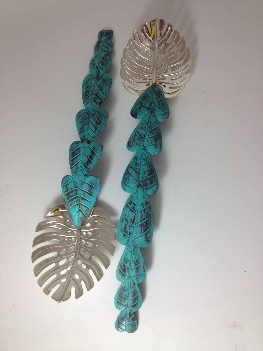 PIÑANONA AND VINES SALAD SERVERS