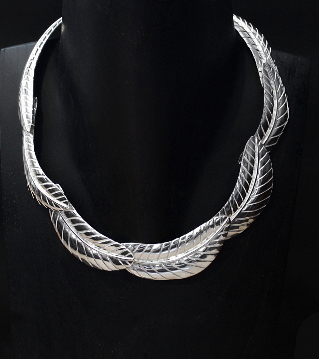 BANANA LEAF LINK NECKLACE